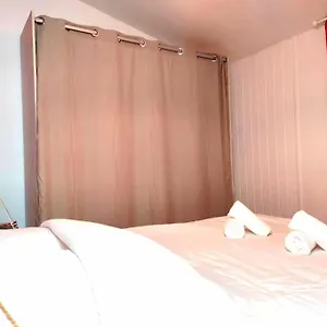 Appartement L'antique Spa: Jacuzzi Sous Patio, Orange (Vaucluse)