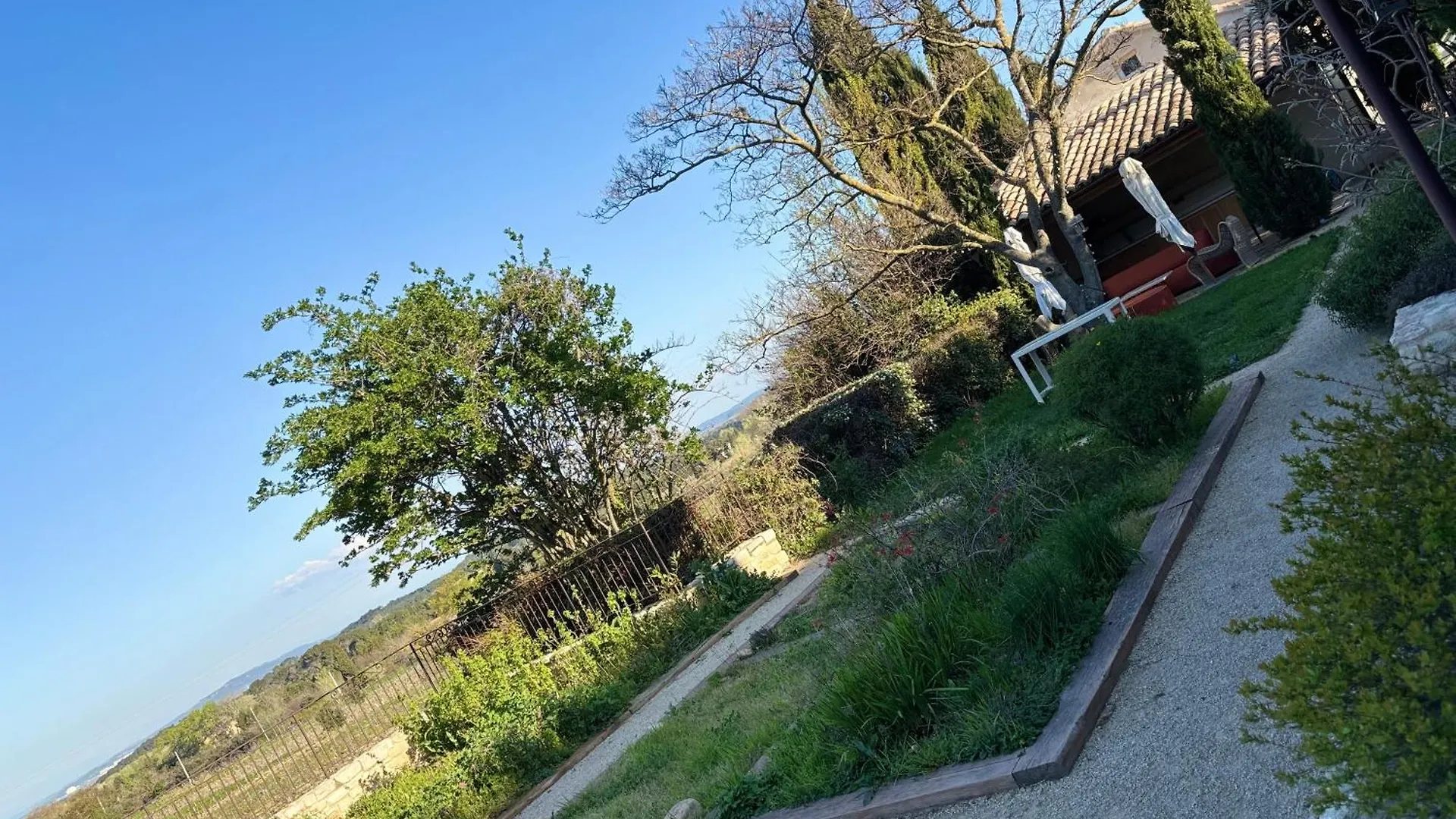 La Maison Dans Les Vignes Orange  0*, Orange (Vaucluse) France